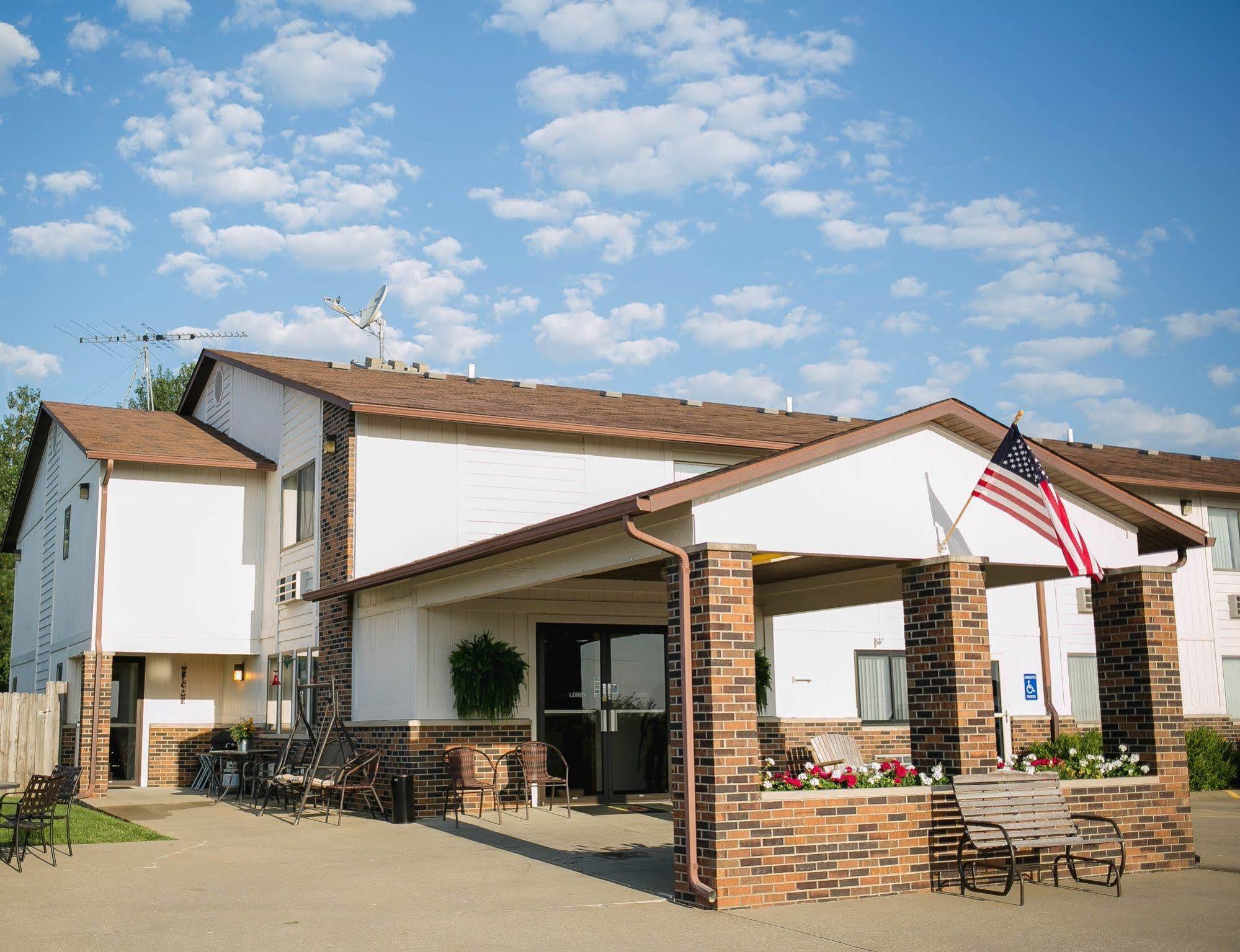 Covered Bridge Inn Winterset Esterno foto