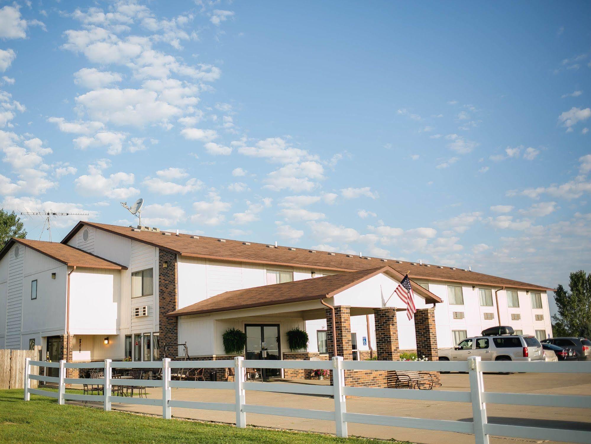 Covered Bridge Inn Winterset Esterno foto